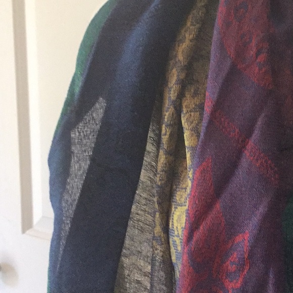 Pashmania scarf, 5’ 5” long and 2’ wide - Picture 4 of 5